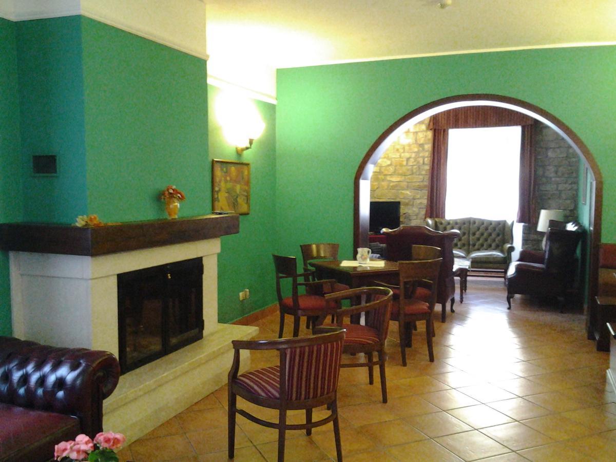 Casale Maginulfo Hotel Roccamandolfi Ngoại thất bức ảnh